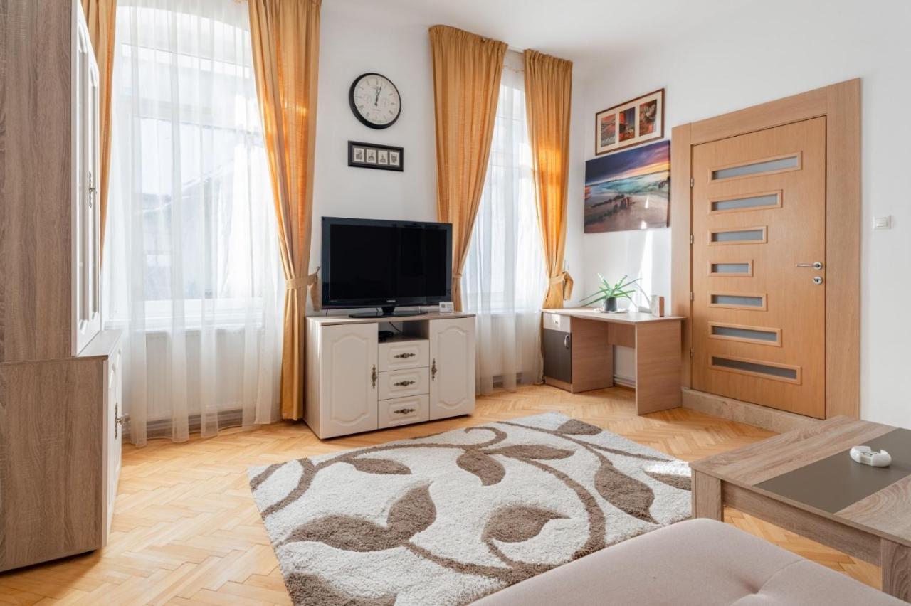 Brasov Centrul Vechi - 67Sqm - 2Min To Counsel Square Apartment Exterior foto