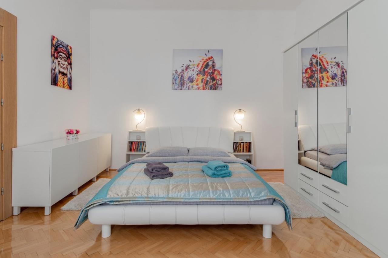 Brasov Centrul Vechi - 67Sqm - 2Min To Counsel Square Apartment Exterior foto