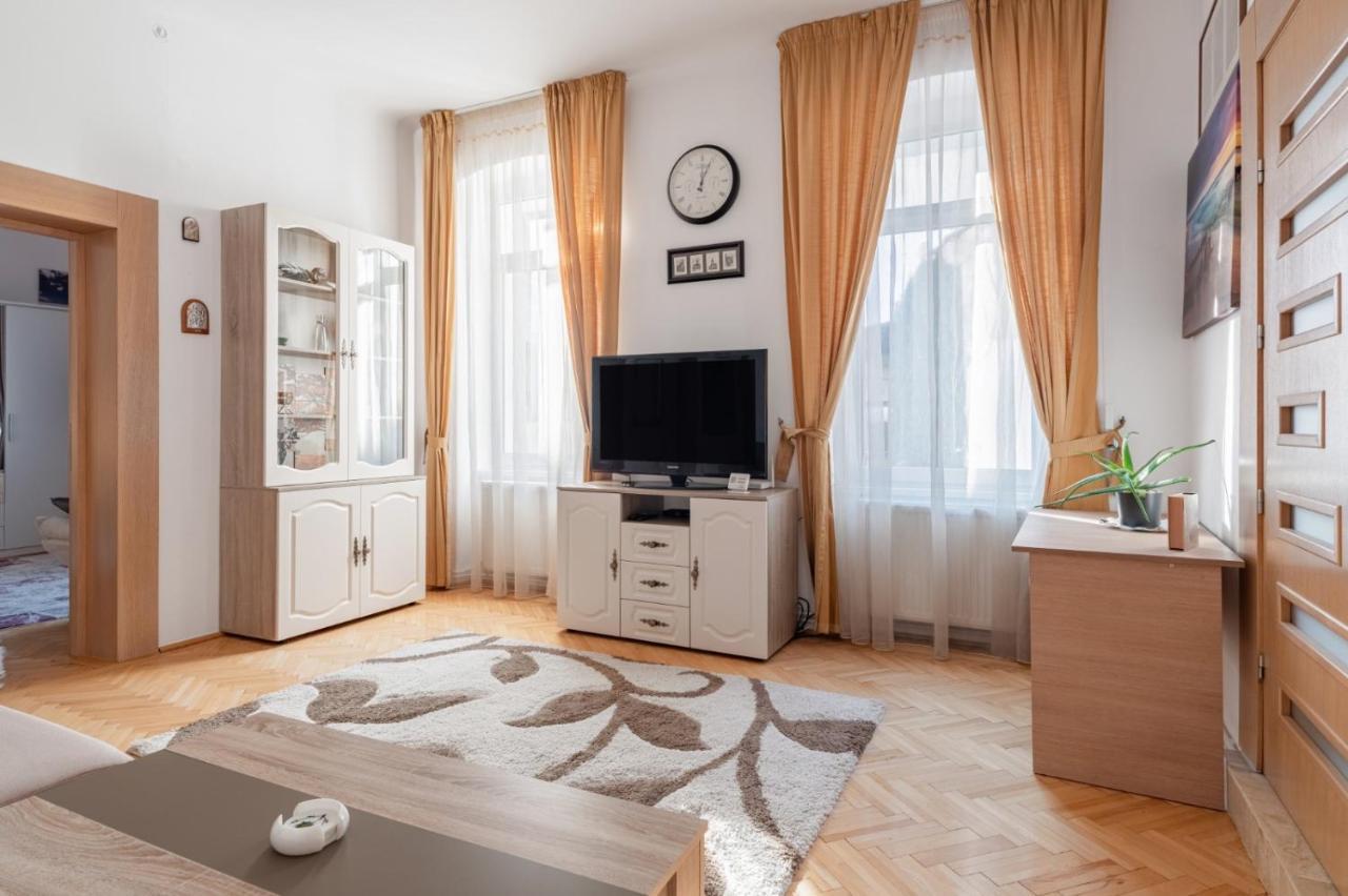 Brasov Centrul Vechi - 67Sqm - 2Min To Counsel Square Apartment Exterior foto