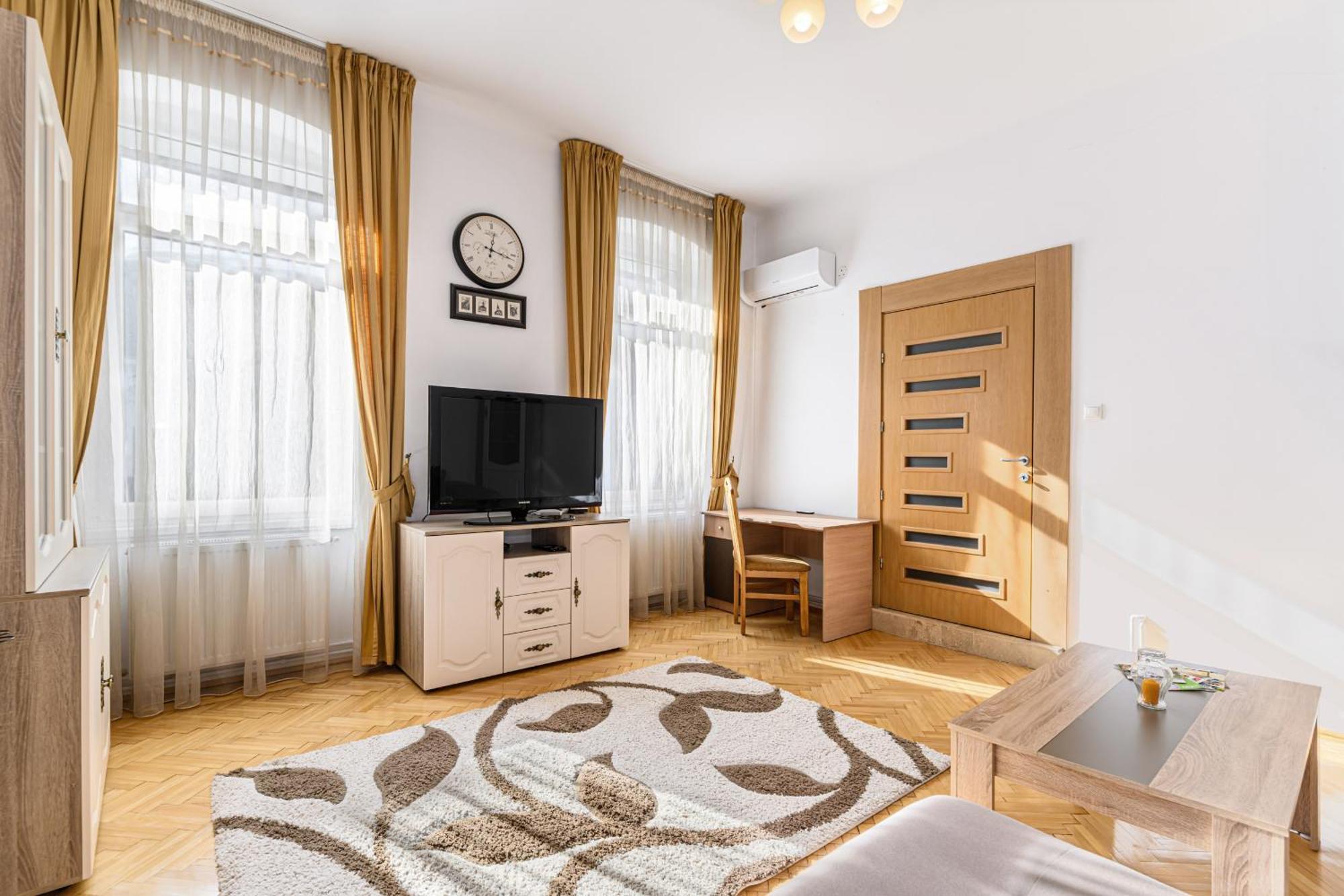 Brasov Centrul Vechi - 67Sqm - 2Min To Counsel Square Apartment Exterior foto