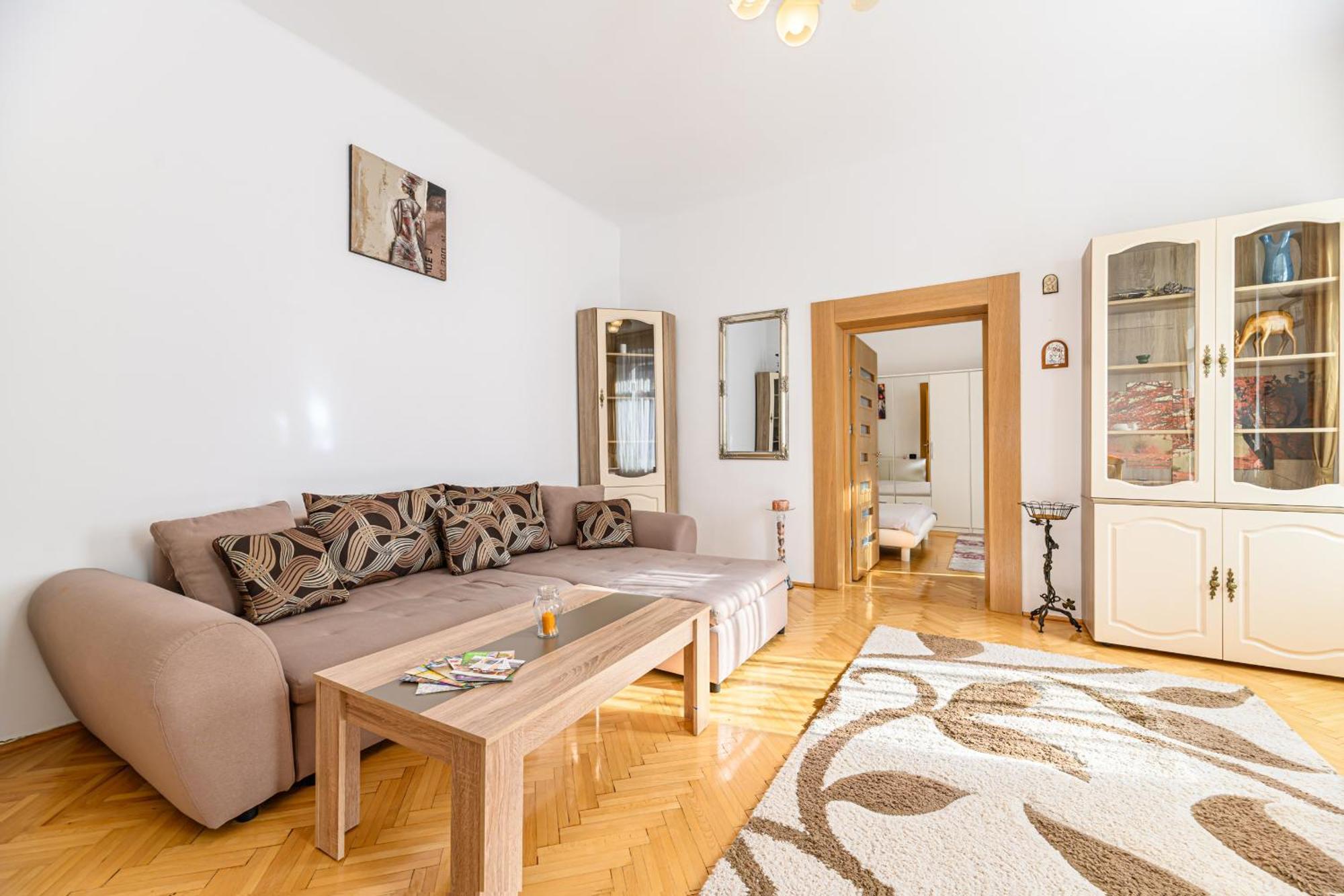 Brasov Centrul Vechi - 67Sqm - 2Min To Counsel Square Apartment Exterior foto