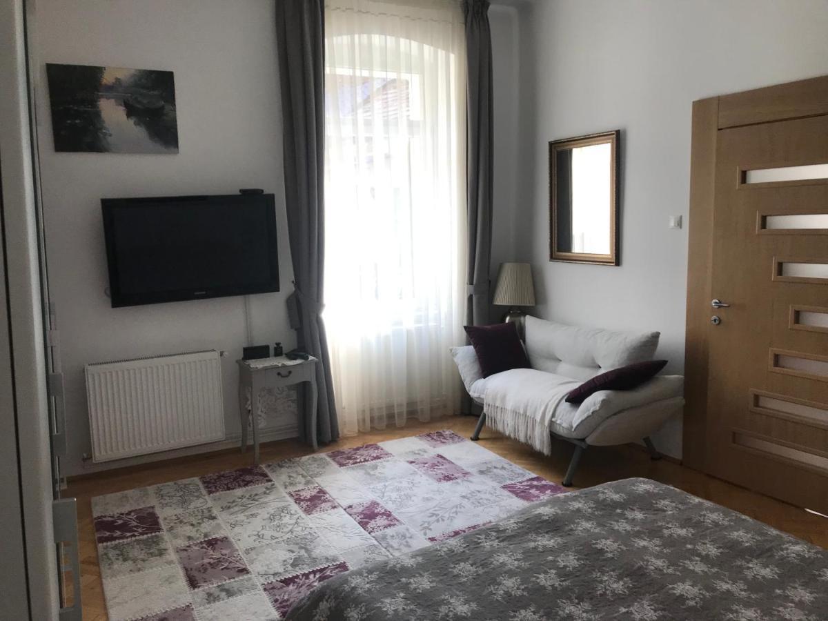 Brasov Centrul Vechi - 67Sqm - 2Min To Counsel Square Apartment Exterior foto
